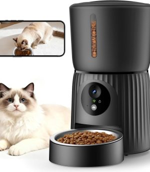 Smart pet feeding camera with anti-clogging, two-way audio, and night vision