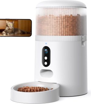 Smart pet feeding camera with night vision and two-way audio